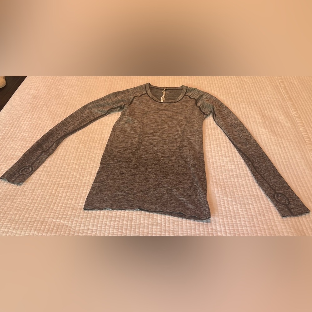 Lululemon Gray Long Sleeve Top